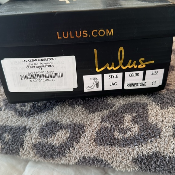 lulus medium heels - Picture 3 of 3